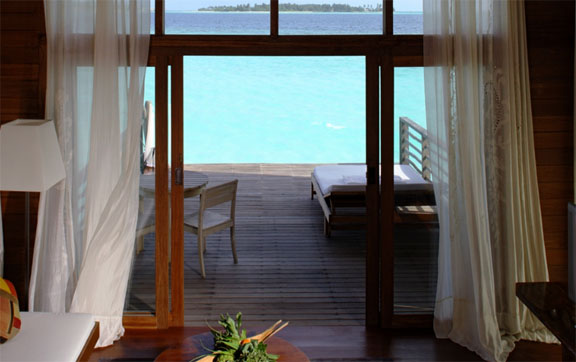 Cocoa-Island-by-COMO-Maldives-Deck-Ocean-View-from-a Villa
