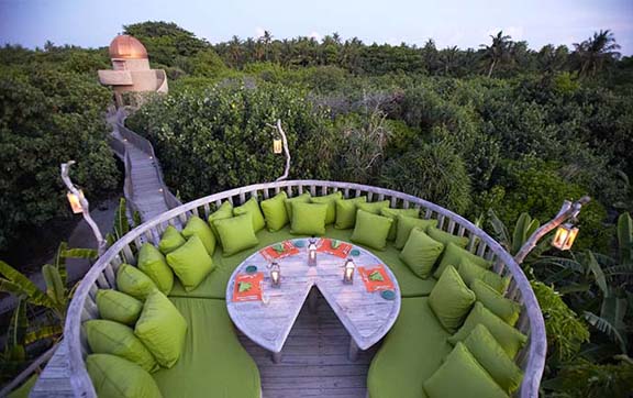 Soneva-Fushi-Resort-Maldives-Dining-Restaurant-View