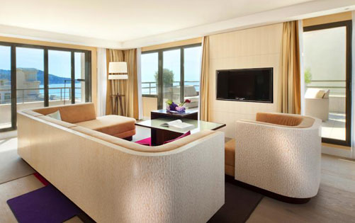 The-Hyatt-Regency-Room-Overview