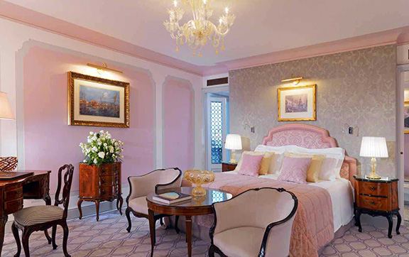 Luxurious Dandalo Suite at Hotel Danieli in Venice
