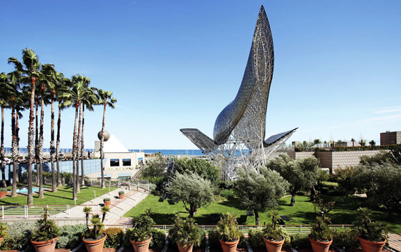 Arts-Hotel-Barcelona-Spain-Art-Courtyard