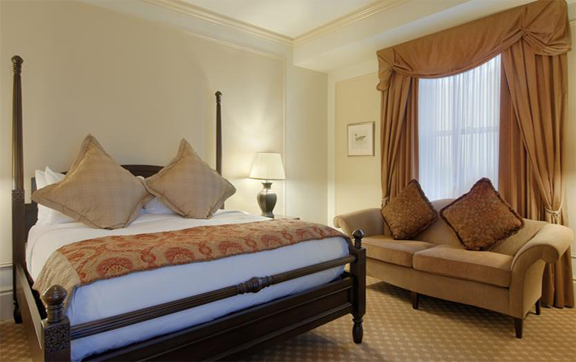 The-Fairmont-Empress-Hotel-Victoria-Canada-Interior-of-a-Suite