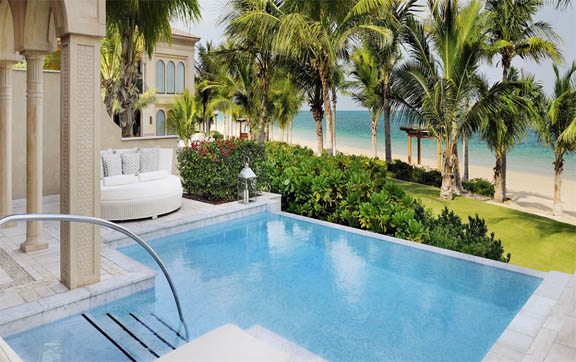 the-palm-dubai-executive-suite-pool