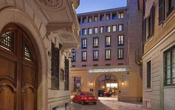 mandarin-oriental-milan-entrance