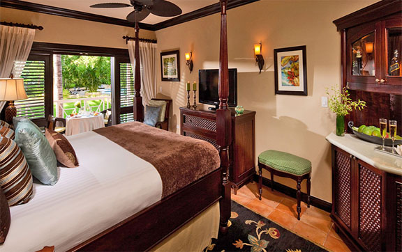 Honeymoon Hideaway Luxury Club Level Villa Room
