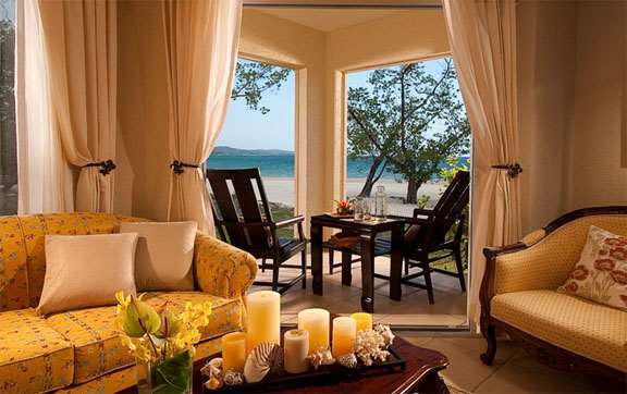 Honeymoon Romeo & Juliet Beachfront Walkout Club Level Suite