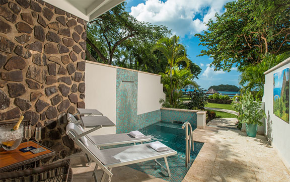 Beachfront Honeymoon Butler Room with Private Pool Sanctuary