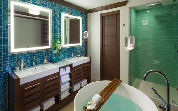 Crystal Lagoon One Bedroom Butler Suite with Balcony Tranquility Soaking Tub