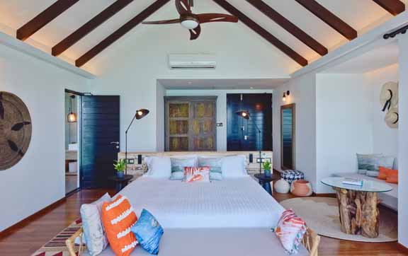 grand-park-kodhipparu-malidves-ocean-water-villa