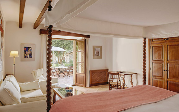 Belmond-La-Residencia-doubledeluxeroom