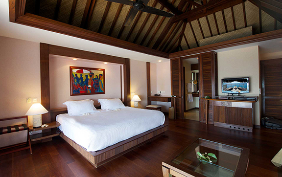 manava-overwaterbungalowbed