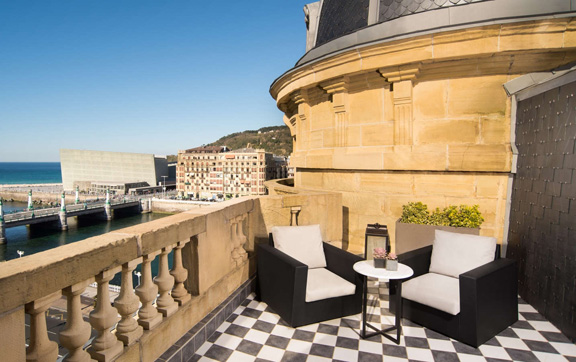 11-Royal-Terrace-Suite