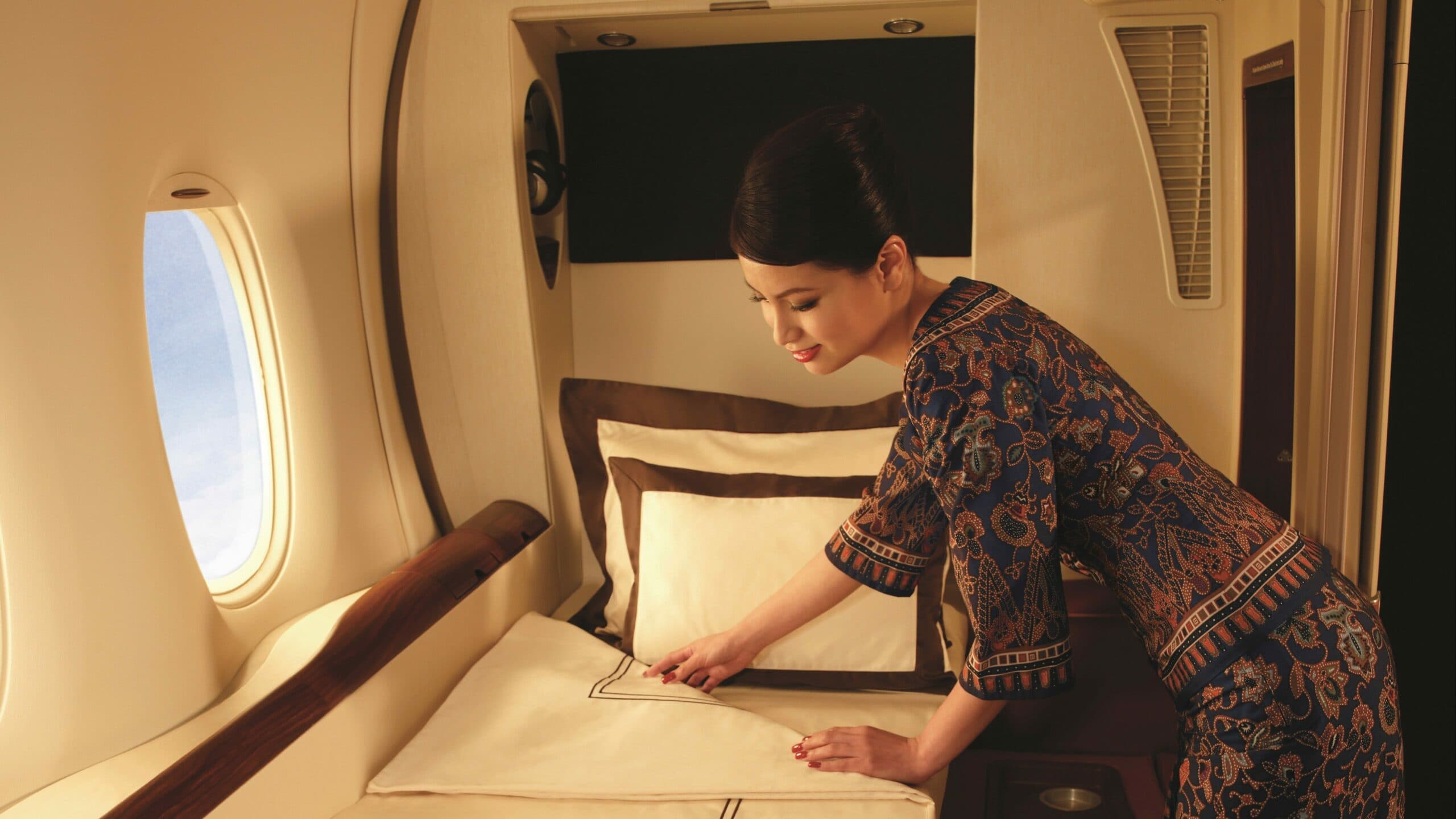 Singapore Airlines Round-the-World First Class to Europe and North America - Image 1
