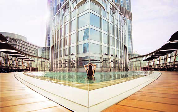 armani-dubai-pool