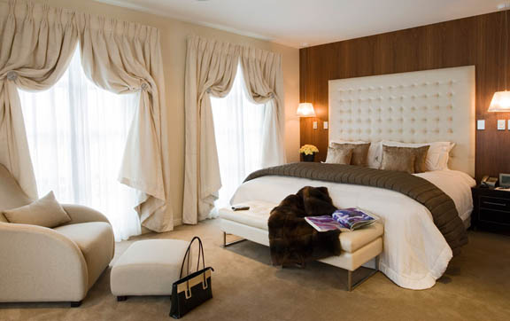 luxury-travel-accommodation-sofitel-queenstown-new-zealand-interior-bedroom-of-suite