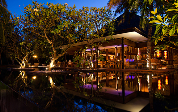 one-and-only-reethi-rah-rah-bar-starlight-grill-and-sax