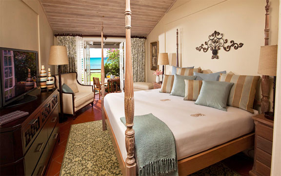 Beachfront Luxury Walkout Club Level Room