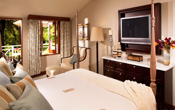 Honeymoon Hideaway Luxury Poolside Room