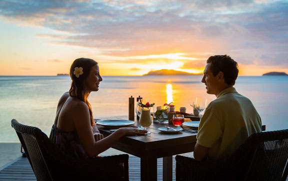 kokomo-island-fiji-resort-dinner