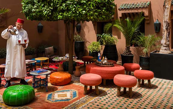 kasbah-tamadot-morocco-moroccan-tea-courtyard
