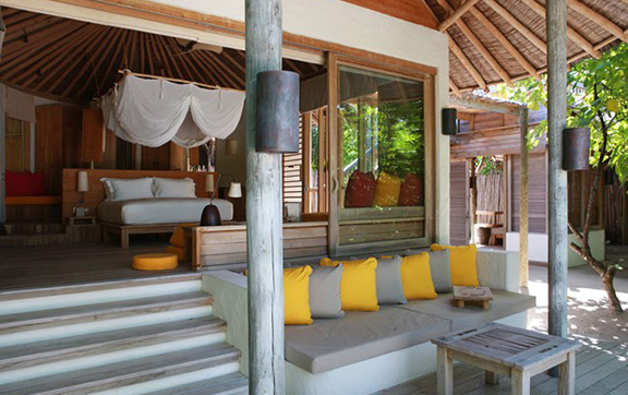 six_senses_laamu_room-lagoon-beach-villa-with-pool