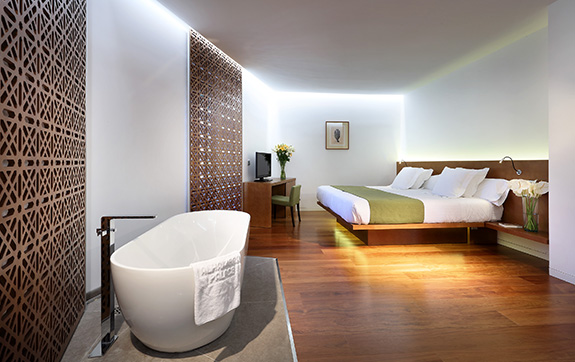 hotel-alhambra-palace-deluxe-superior-room